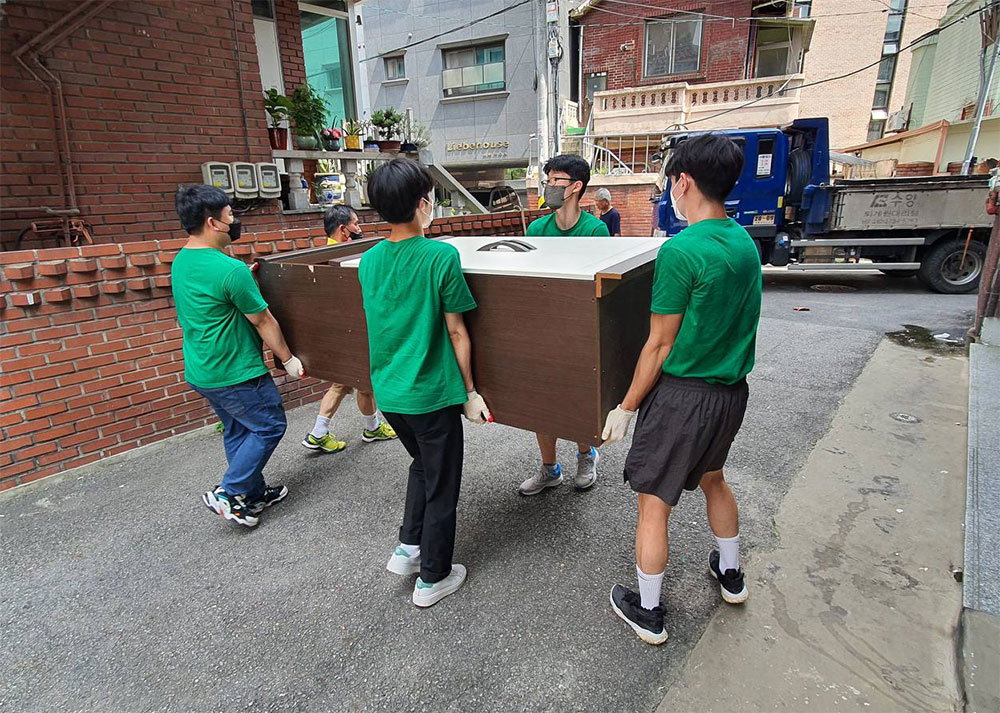 청년봉사단 위아원 과천지부, 서울 사당동 수해 복구 지원